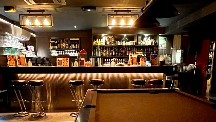 Krooner Live music Bar & karaoke box 2